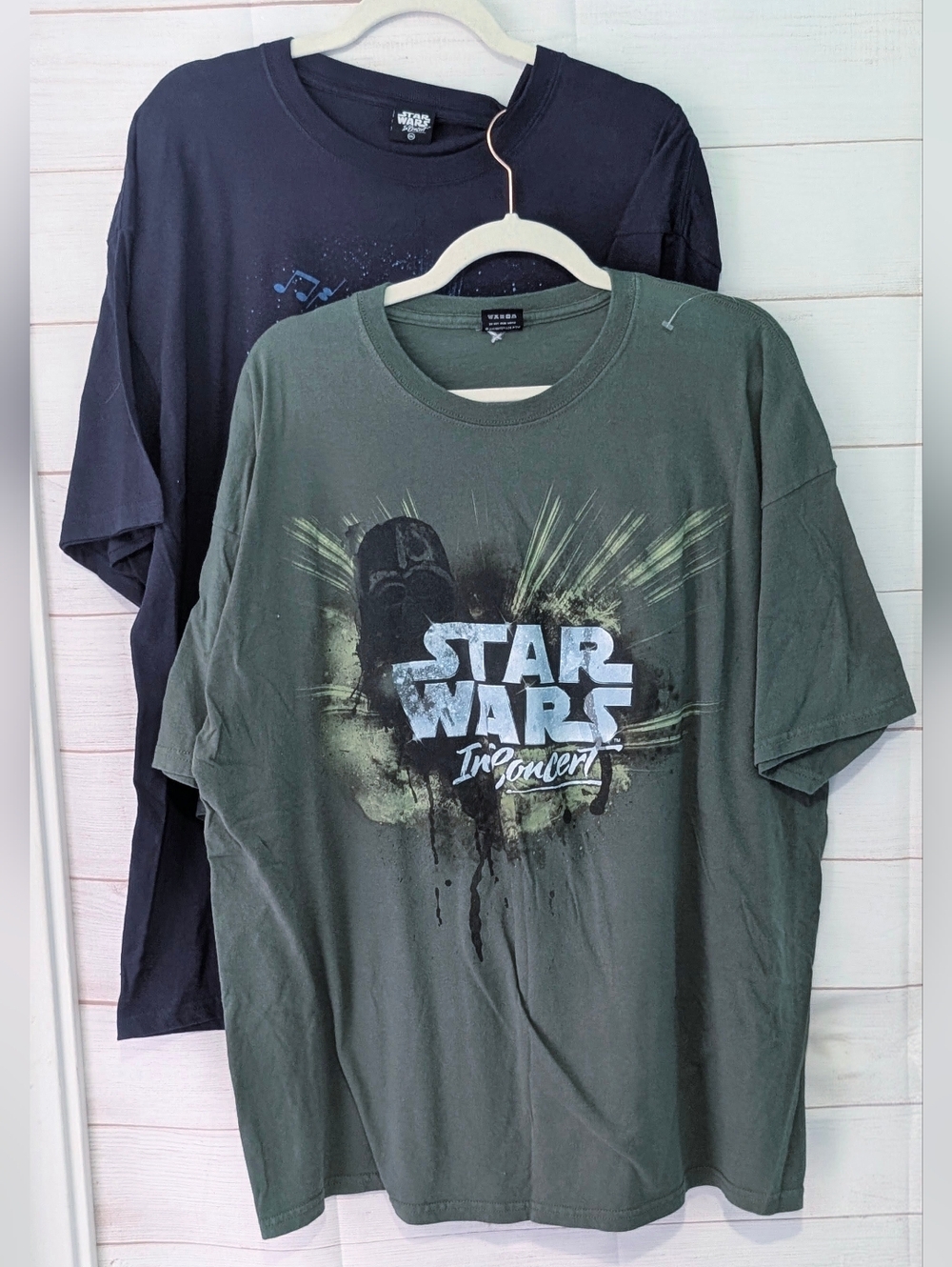 2 X Mens Star Wars Graphic Tees  in Army Green 💚 And Navy Blue 💙 Size XXL